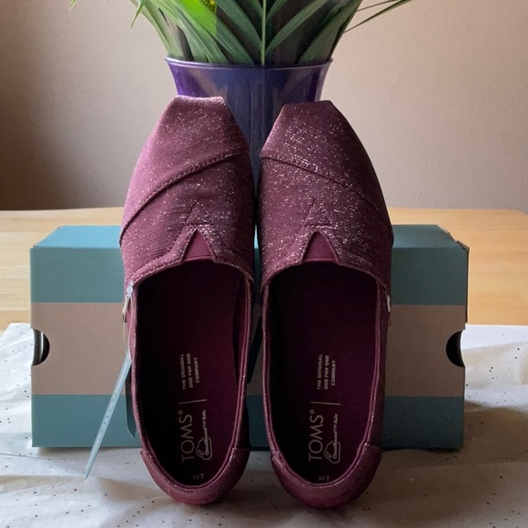 🪸TOMS BURGUNDY GLIMMER SHOES 🪸 - Picture 4 of 16